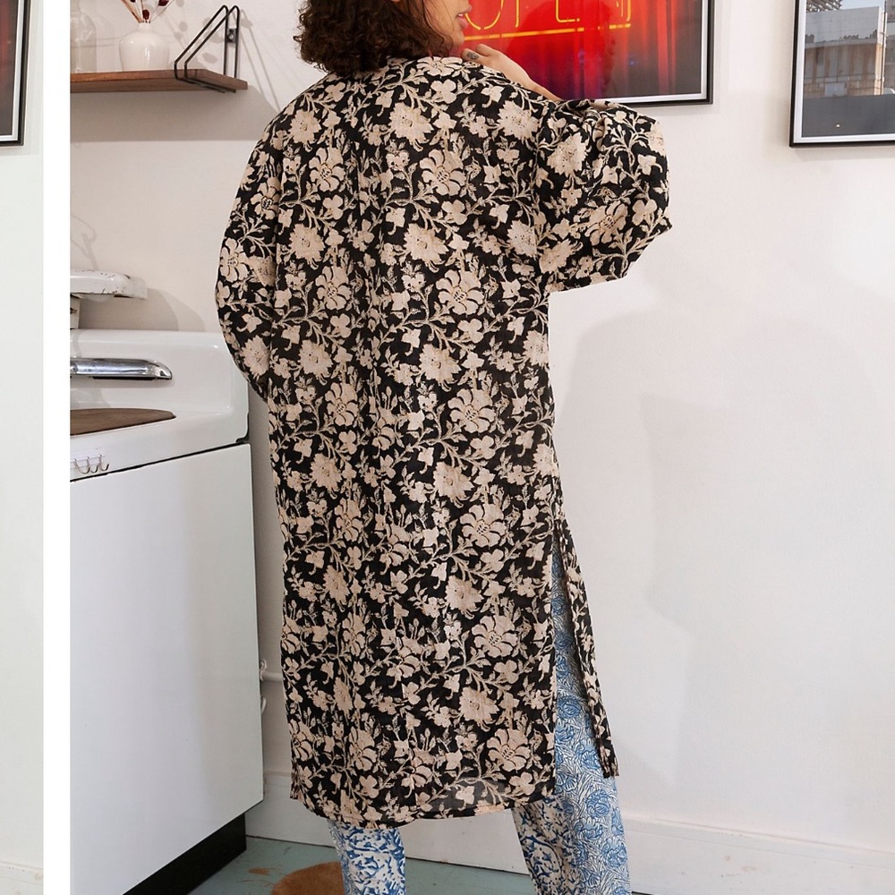 SOLD Free People Rumi Reversible Kimono - Picture 2 of 3